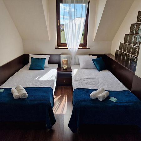 レバル Morska Perla Bed & Breakfast エクステリア 写真