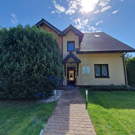 レバル Morska Perla Bed & Breakfast エクステリア 写真