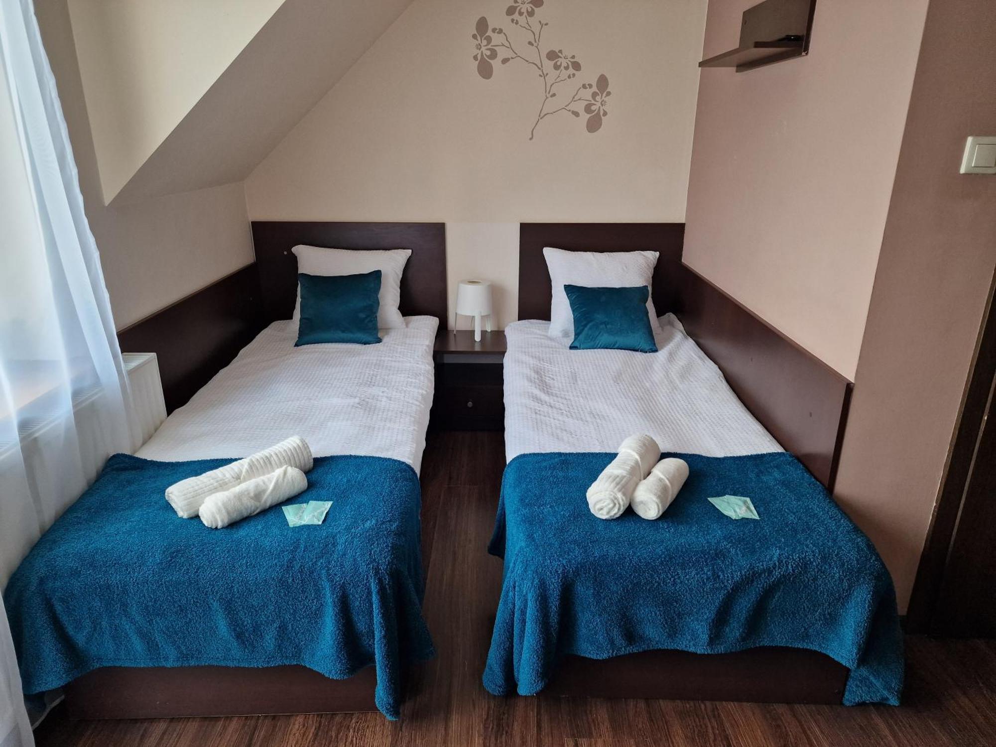 レバル Morska Perla Bed & Breakfast エクステリア 写真