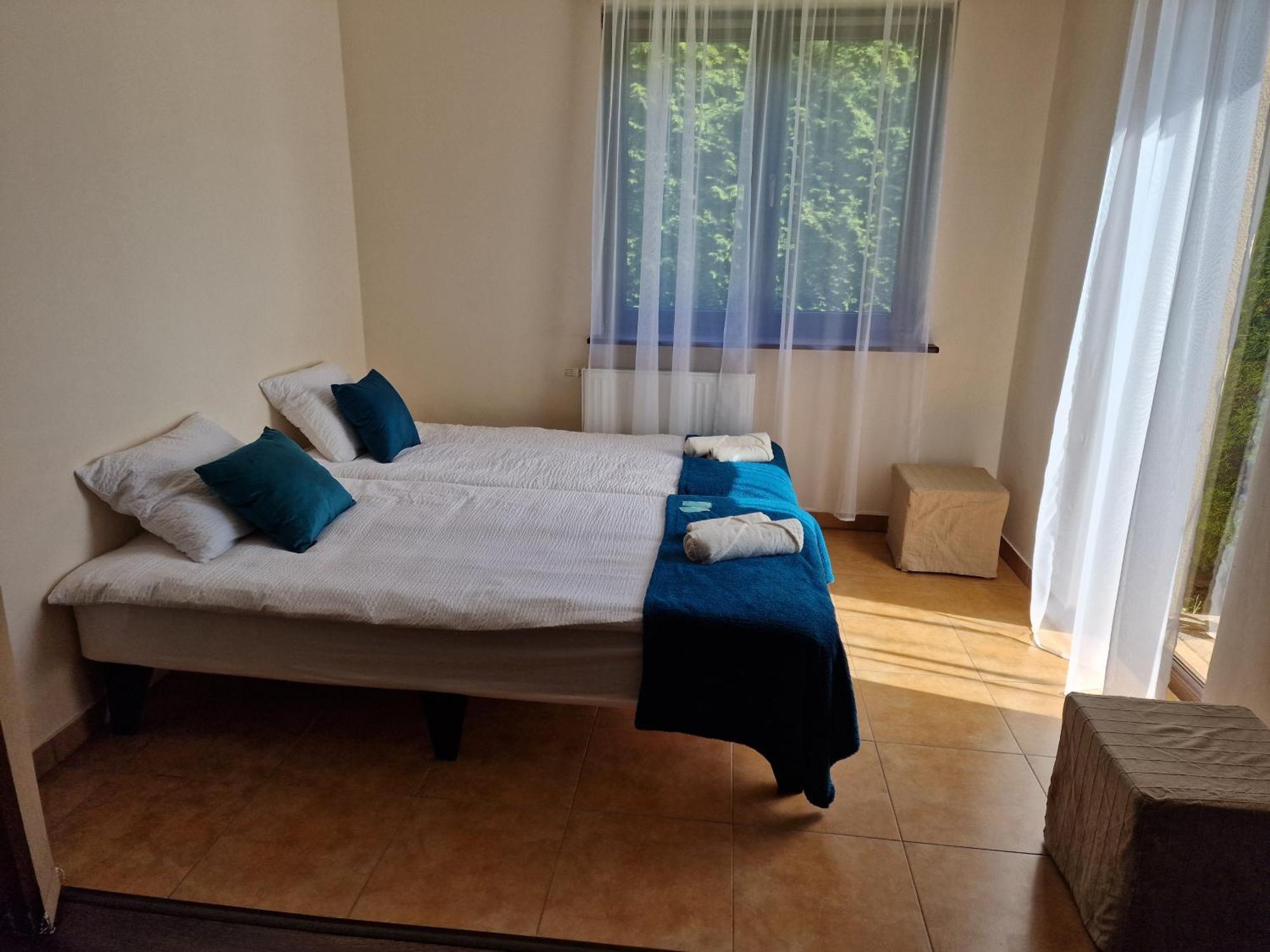 レバル Morska Perla Bed & Breakfast エクステリア 写真