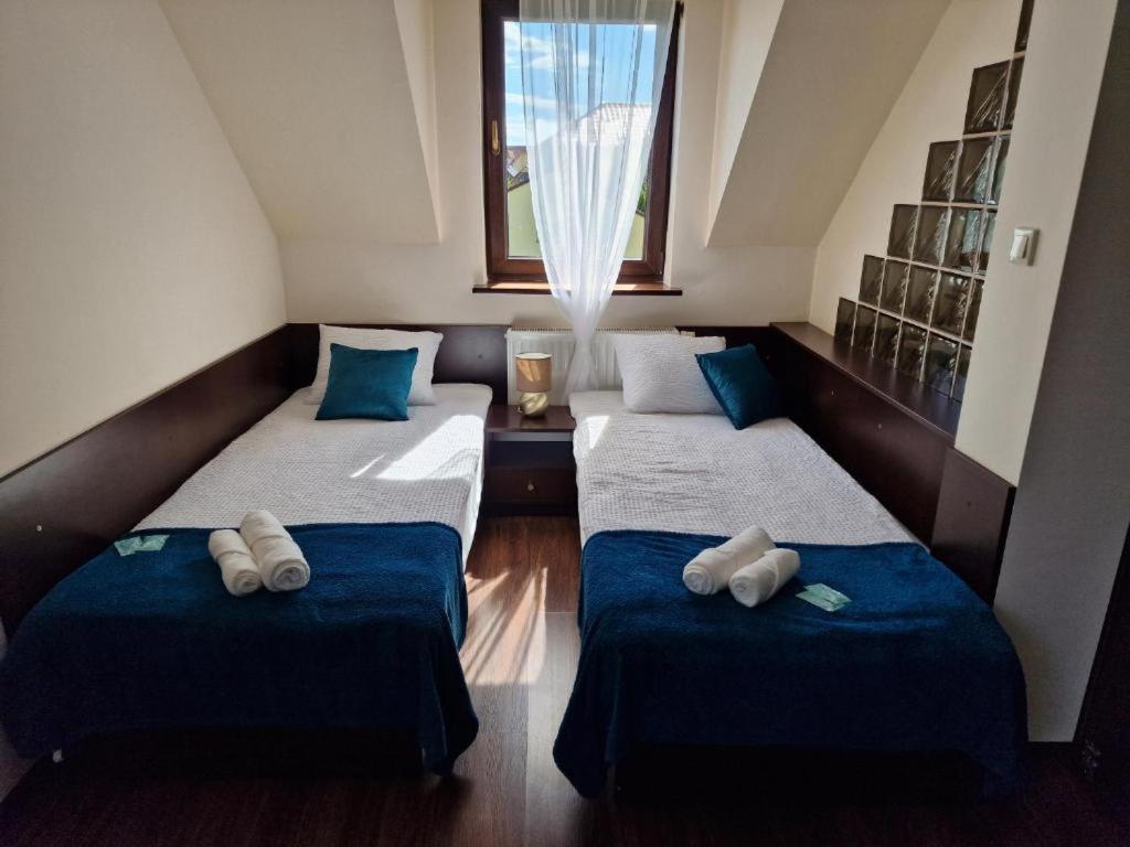 レバル Morska Perla Bed & Breakfast エクステリア 写真
